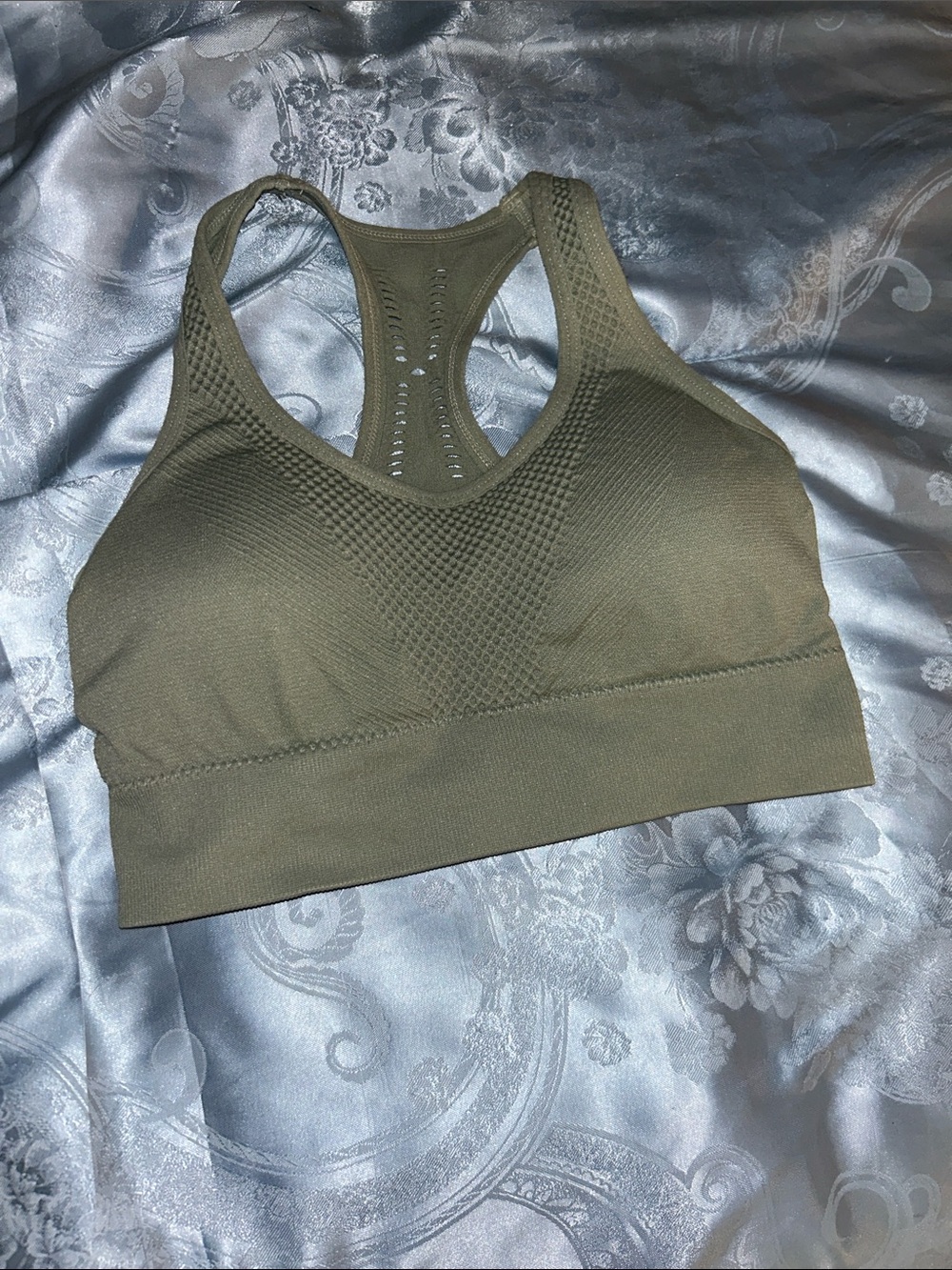 Seamless Racerback Sports Bra - pale Olive / Sage Green